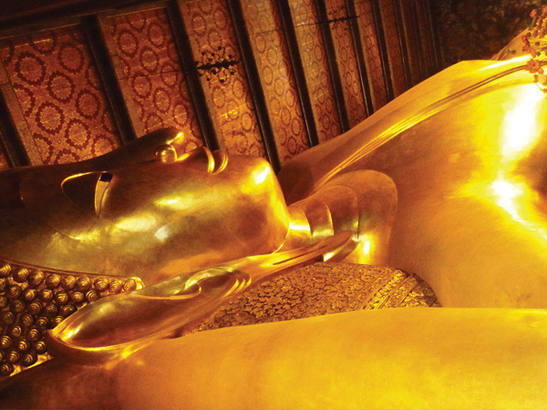 bouddha allongé Bangkok - mes souvenirs de voyage
