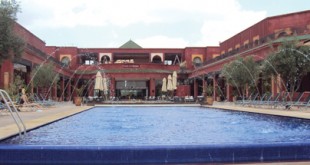 Hotel 5 etoiles Maroc piscine UNE