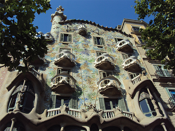 Casa Battlo extérieur Gaudi Visiter Barcelone en 5 jours Blog Voyage MSDV
