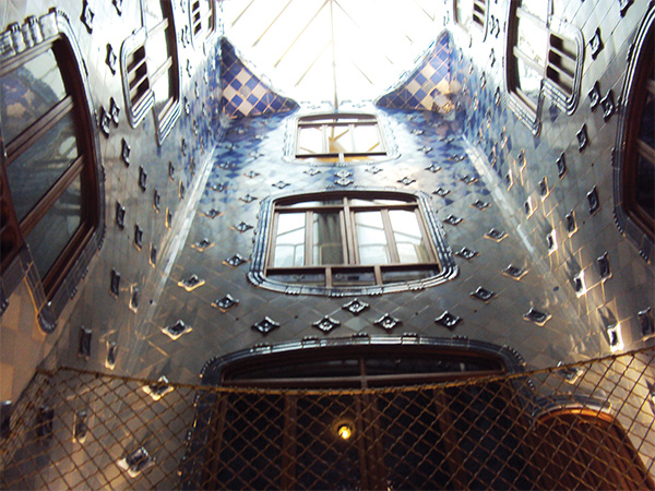 Casa Battlo puit de lumière Gaudi Visiter Barcelone en 5 jours Blog Voyage MSDV