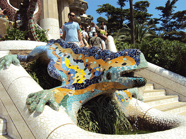 Lezard entree Parc Guell Gaudi Visiter Barcelone en 5 jours Blog Voyage MSDV