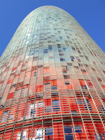 Tour Agbar Barcelone vue de près Glories