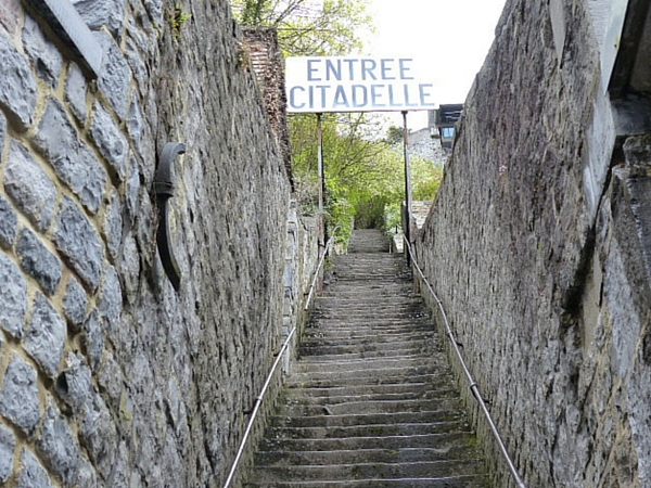 Entrée marches Citadelle Dinant