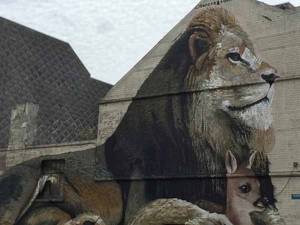 Street Art Ostende Chrystal Ship Lion Gazelle