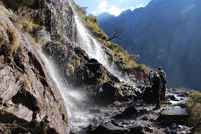 cascade Trek des Gorges du Saut du Tigre Yunnan Chine