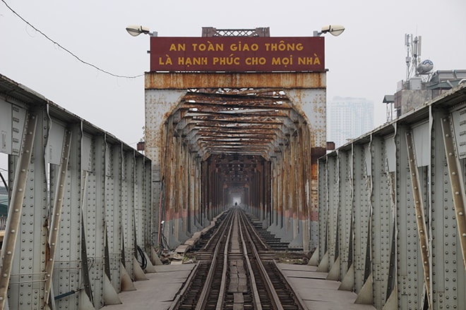 Pont architecture Hanoi Vietnam