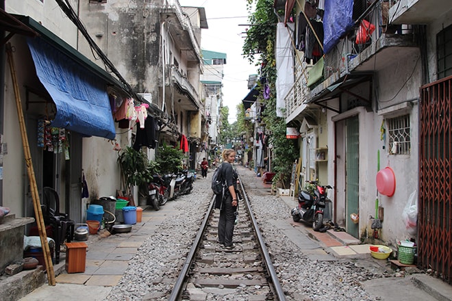 voie ferree rails Hanoi Vietnam