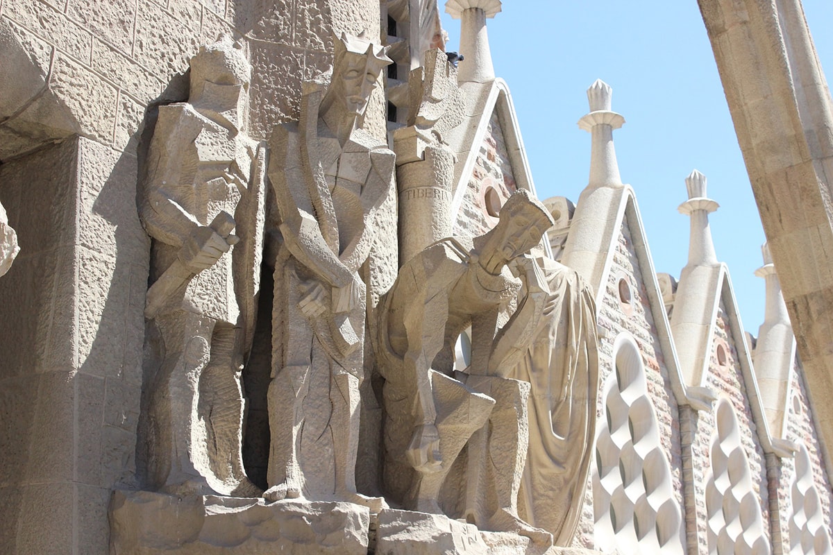 Statues Sagrada Familia Barcelone