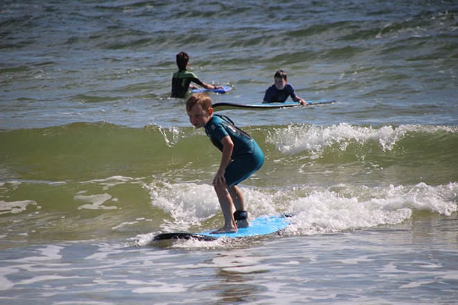 Surfeurs Byron Bay